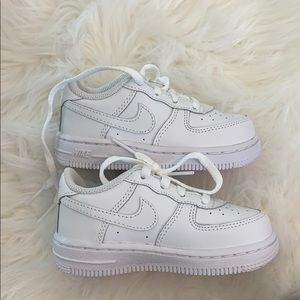 Toddler Nike Air Force One tennis shoes, sz 7